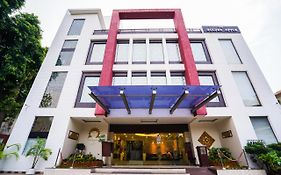 Golden Apple Hotel Lucknow 3*